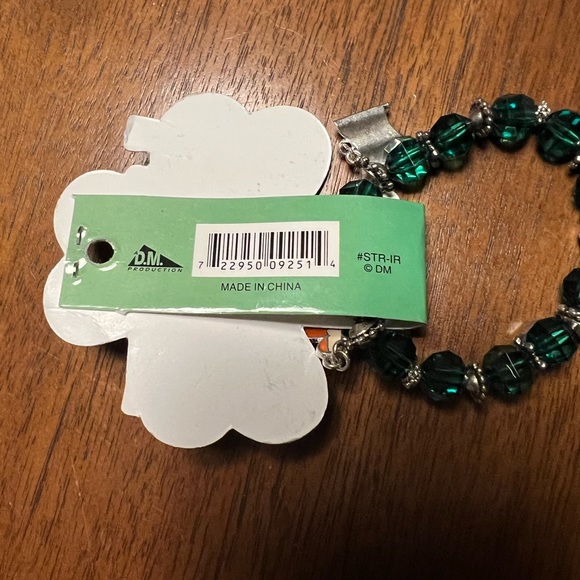 🤩 $5 SALE! 🤩 NWT Irish Charms charm bracelet ☘️ - Picture 2 of 2